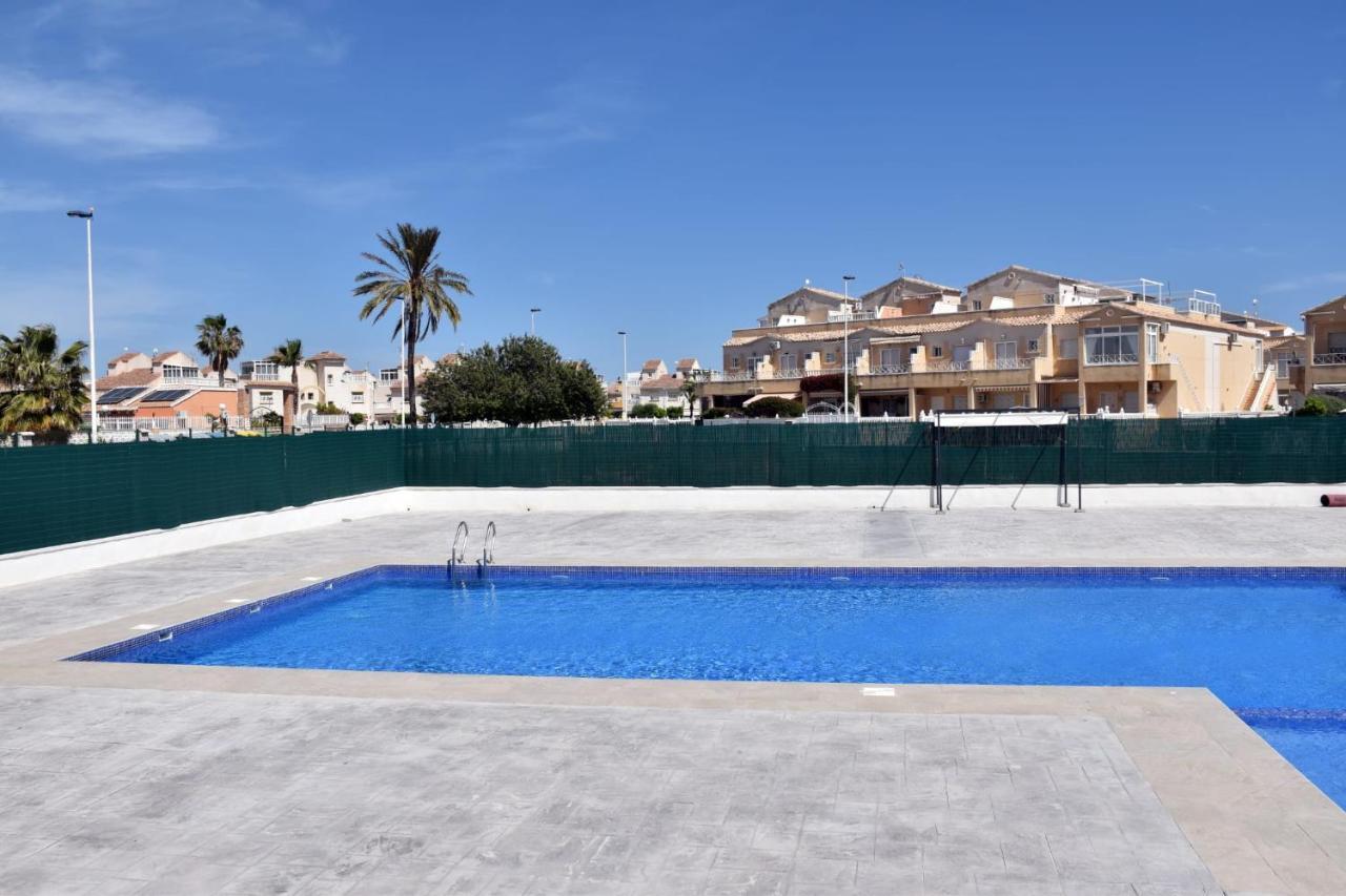 Casa Alex Torrevieja- Holiday House - Con Piscina Comunitaria Eksteriør bilde
