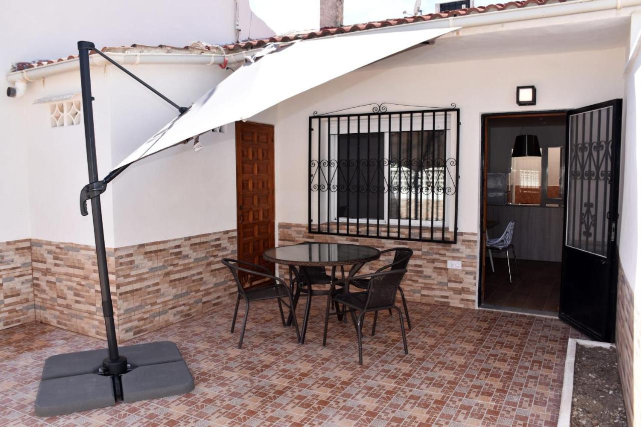 Casa Alex Torrevieja- Holiday House - Con Piscina Comunitaria Eksteriør bilde
